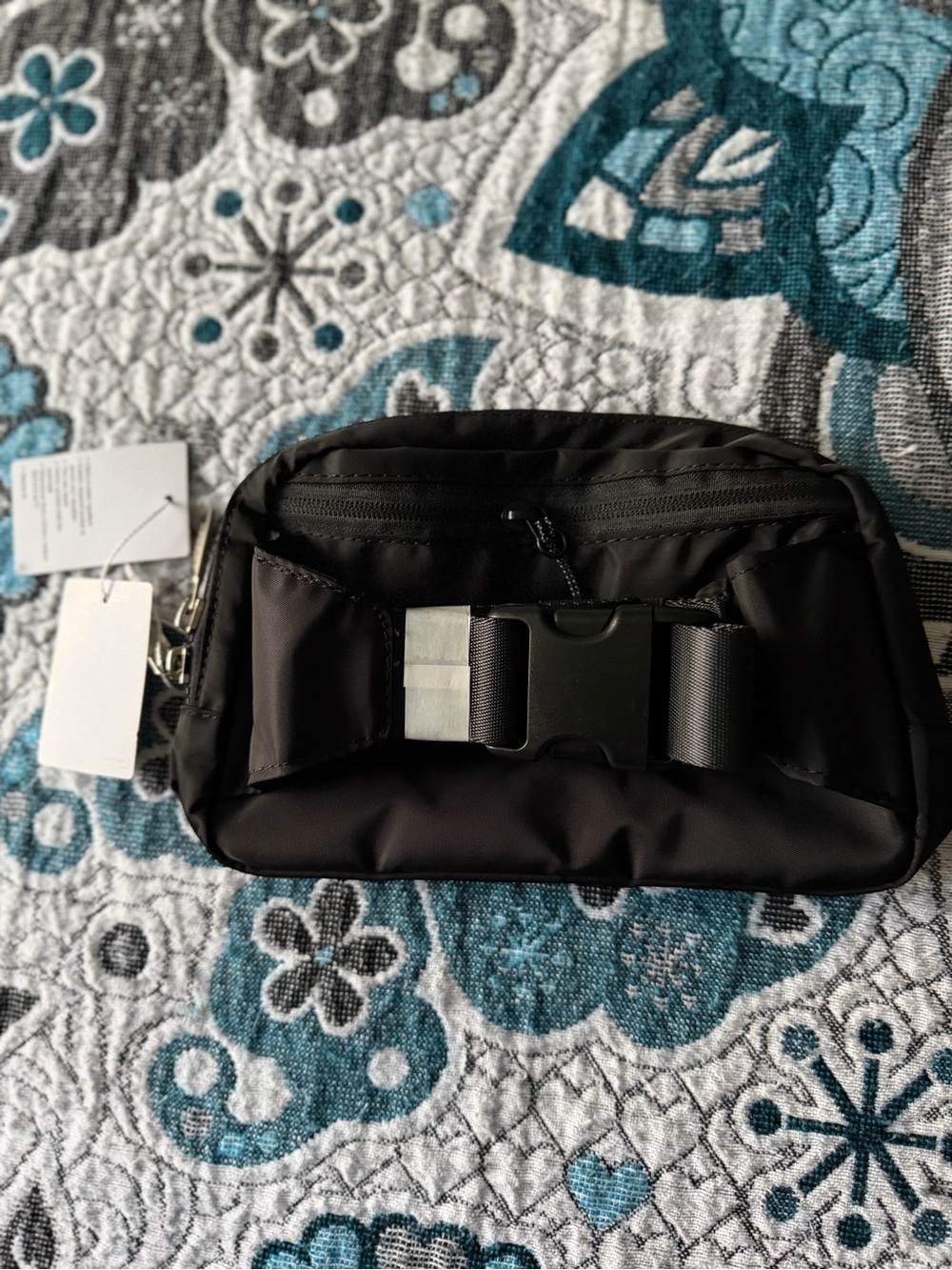 lululemon athletica Black Crossbody Pouch - Picture 4 of 4